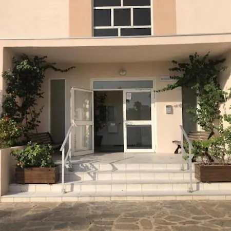 Apartment Direct *